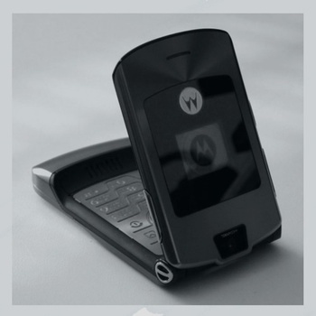 Motorola Razr V3 - Waves (Konstruktor & JacQ DJ Tool) album cover